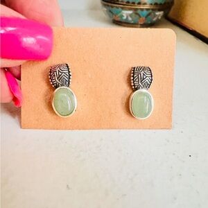 Elegant Green and silver Earrings